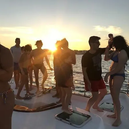 Charter Boat Salento Botel